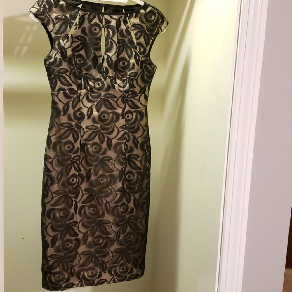 Maggie London nude lined black lace sheath dress